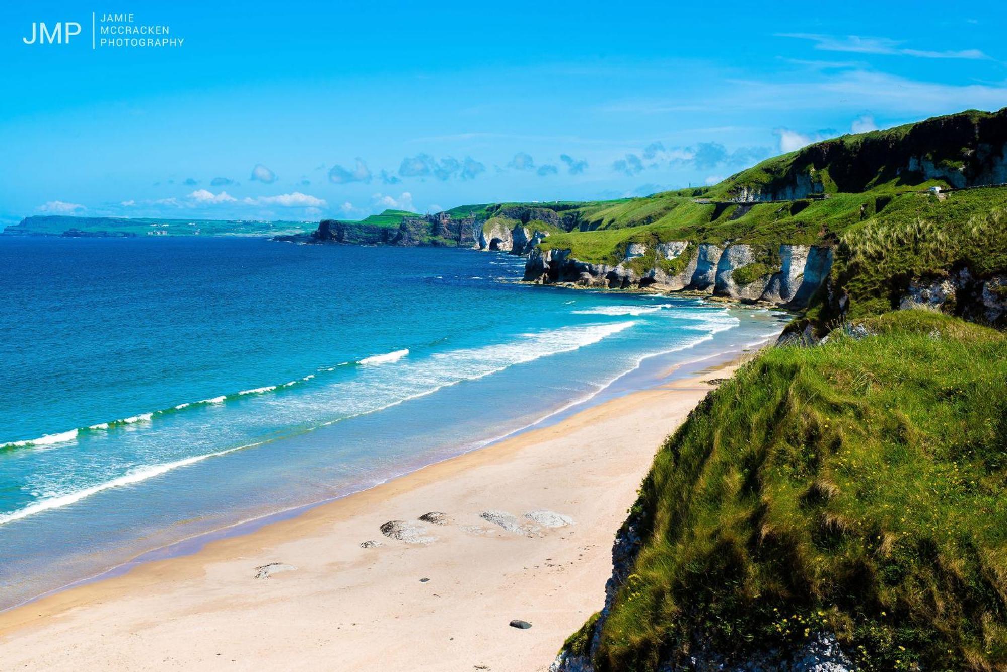 Portrush By The Tee Vila Exterior foto